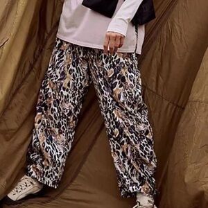 NWT (Retired print) Free People Game Day Printed Pants size: Large